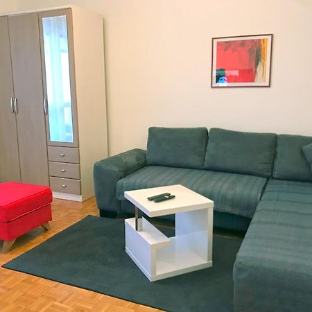 Blue Sky Apartment Pula Luaran gambar