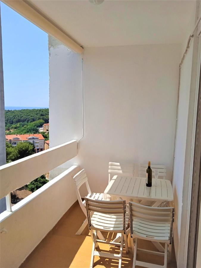 Blue Sky Apartment Pula Luaran gambar