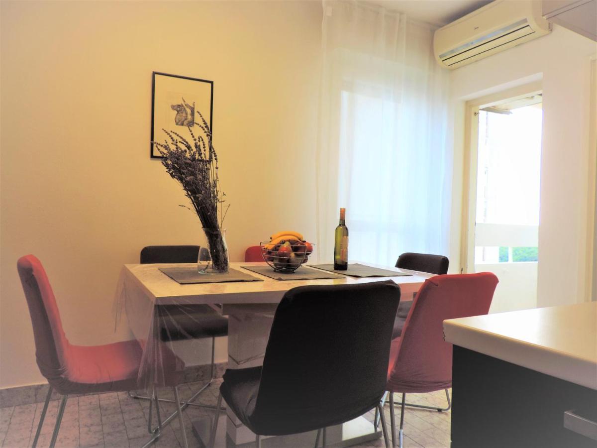 Blue Sky Apartment Pula Luaran gambar